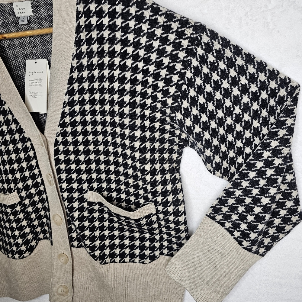 NWT Women's Medium Cozy Knit Houndstooth Cardigan Scottish, Tradition, Old Money - Picture 5 of 15